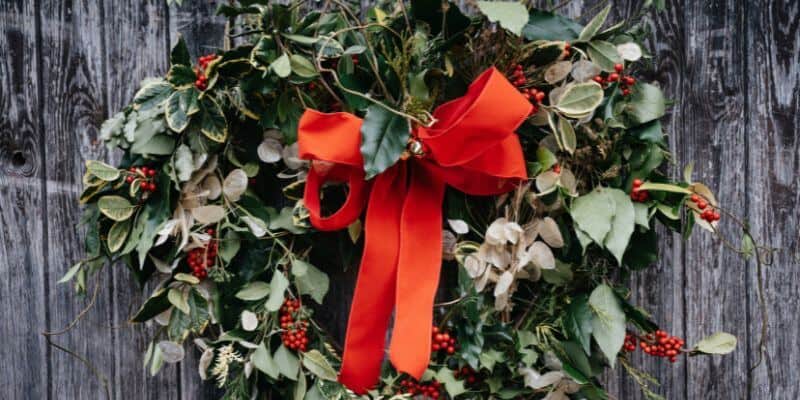 how red and green became christmas traditions wreath 1 the little book of colour